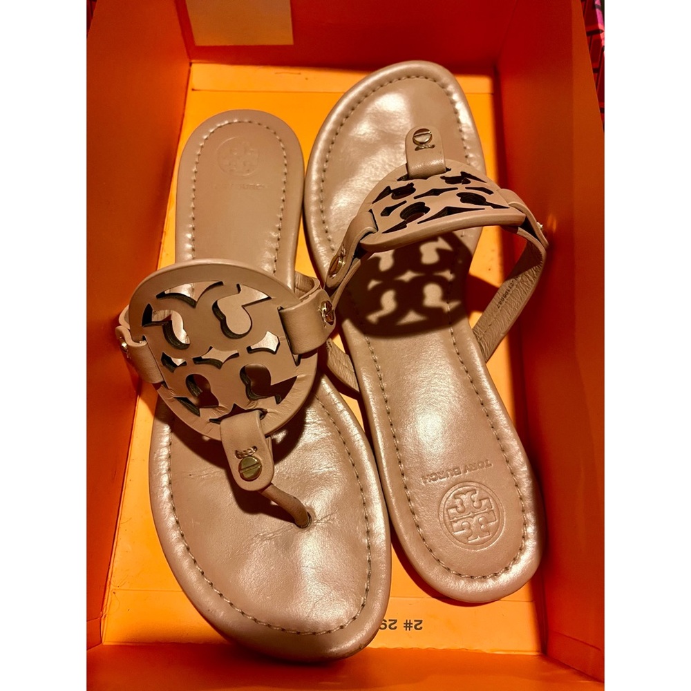 🔸 Tory Burch Miller Sandals